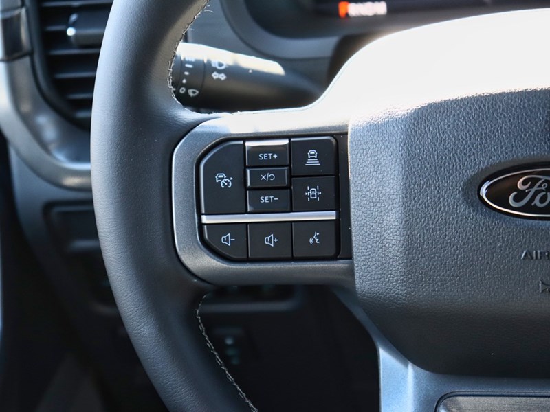 2025 Ford F-150 XLT | 4x4 | 5.0L | 303A | BLK PK PLS | ROOF | FX4