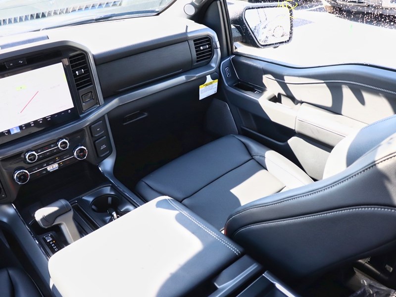 2025 Ford F-150 XLT | 4x4 | 5.0L | 303A | BLK PK PLS | ROOF | FX4