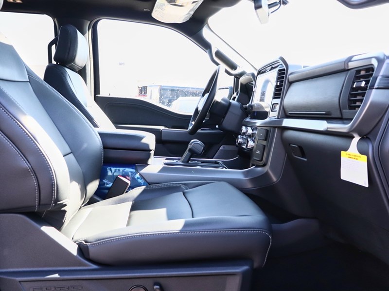 2025 Ford F-150 XLT | 4x4 | 5.0L | 303A | BLK PK PLS | ROOF | FX4