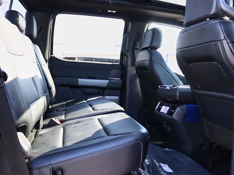 2025 Ford F-150 XLT | 4x4 | 5.0L | 303A | BLK PK PLS | ROOF | FX4