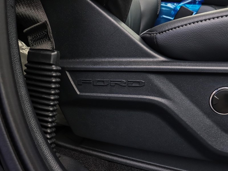 2025 Ford F-150 LARIAT | 4X4 | HYRBID |502A |BLK PK |ROOF |BD UTL