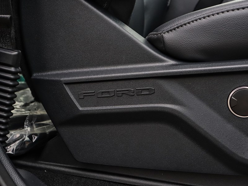 2025 Ford F-150 LARIAT | 4X4 | 5.0L | 502A | ROOF|BLK PK |BD UTL