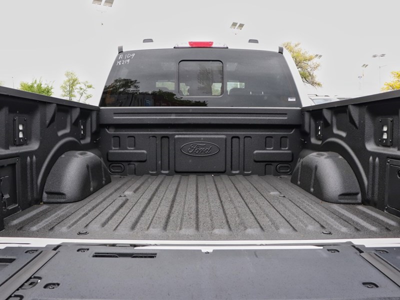 2025 Ford F-150 LARIAT | 4X4 | 5.0L | 502A | ROOF|BLK PK |BD UTL