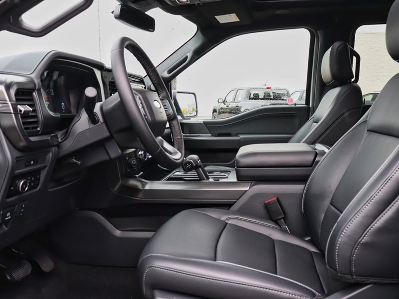 2025 Ford F-150 LARIAT | 4X4 | 5.0L | 502A | ROOF|BLK PK |BD UTL