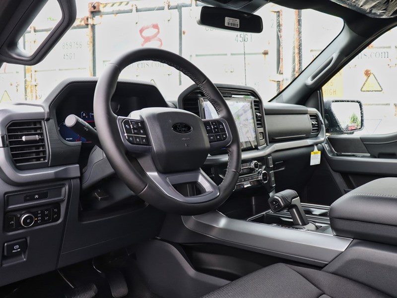 2025 Ford F-150 XLT | 4X4 | 2.7L | 302A | BLK PK PLUS | 3.55 | 20s