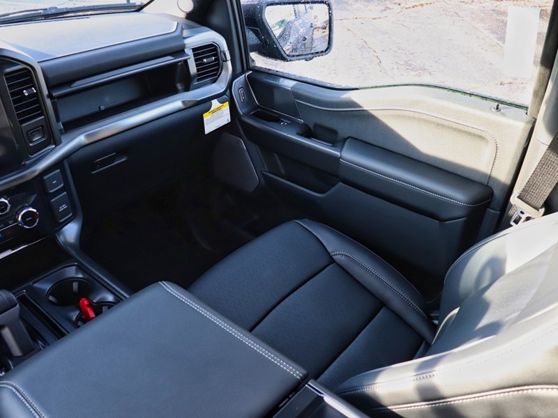 2025 FORD F-150 LARIAT | 4X4 | 3.5L | 501A | BLK PKG | ROOF | 20S