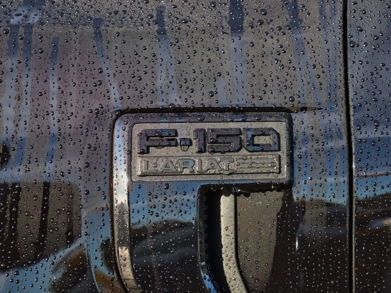 2025 FORD F-150 LARIAT | 4X4 | 3.5L | 501A | BLK PKG | ROOF | 20S