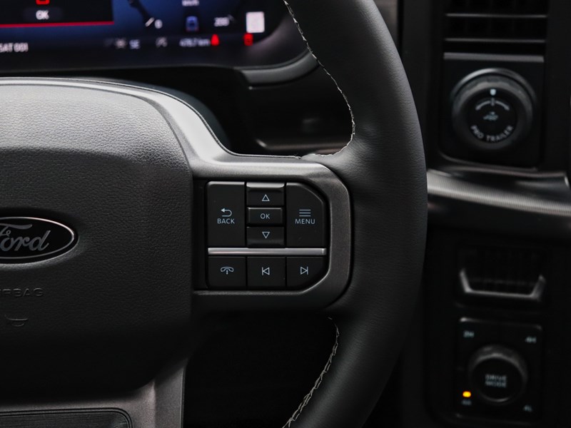 2025 Ford F-150 LARIAT | 4X4 | 3.5L | 501A | BLK PK | ROOF | 20s