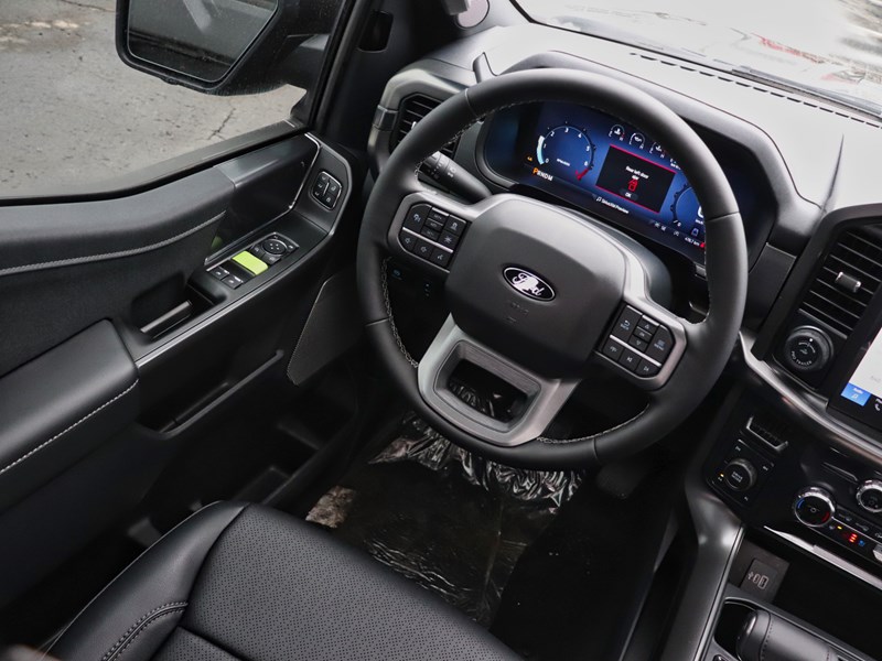 2025 Ford F-150 LARIAT | 4X4 | 3.5L | 501A | BLK PK | ROOF | 20s