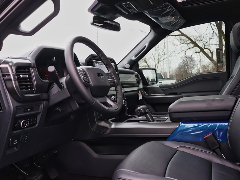 2025 Ford F-150 LARIAT | 4X4 | 3.5L | 501A | BLK PK | ROOF | 20s