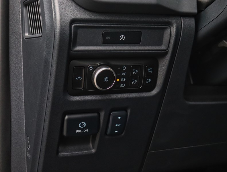 2025 Ford F-150 XLT | 4X4 | 2.7L | 303A |Blk Pk Pls |Roof | Bd Utl