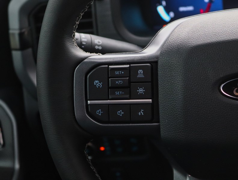 2025 Ford F-150 XLT | 4X4 | 2.7L | 303A |Blk Pk Pls |Roof | Bd Utl