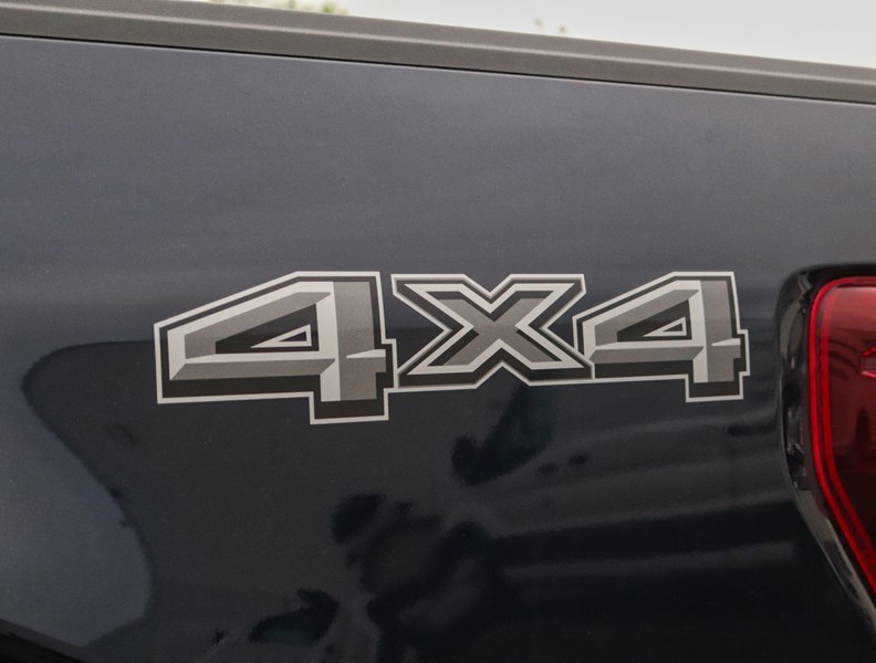 2025 Ford F-150 XLT | 4X4 | 2.7L | 303A |Blk Pk Pls |Roof | Bd Utl