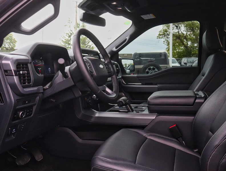 2025 Ford F-150 XLT | 4X4 | 2.7L | 303A |Blk Pk Pls |Roof | Bd Utl