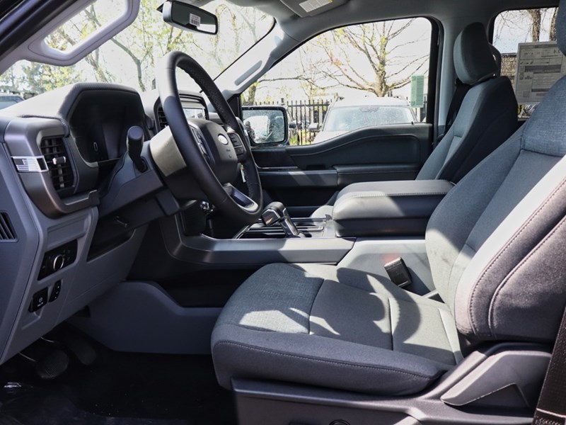 2025 Ford F-150 Lightning XLT | 4X4 | STD BAT | 311A | TLGT STEP | MB PWR CO