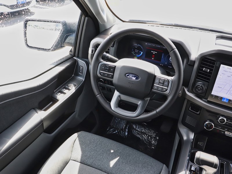 2025 Ford F-150 Lightning XLT | 4WD | STD BAT | TLGT STEP | MB PWR CORD