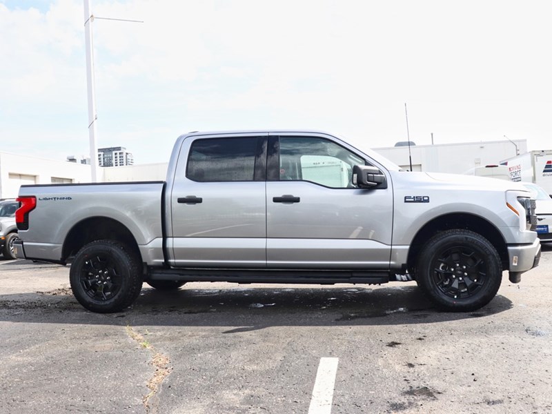 2025 Ford F-150 Lightning XLT | 4WD | STD BAT | TLGT STEP | MB PWR CORD