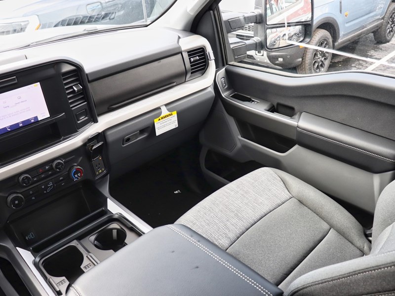 2025 Ford F-250 XLT | 4X4 | 6.8L | 603A |RUNNING BRDS|FRNT CONSOLE