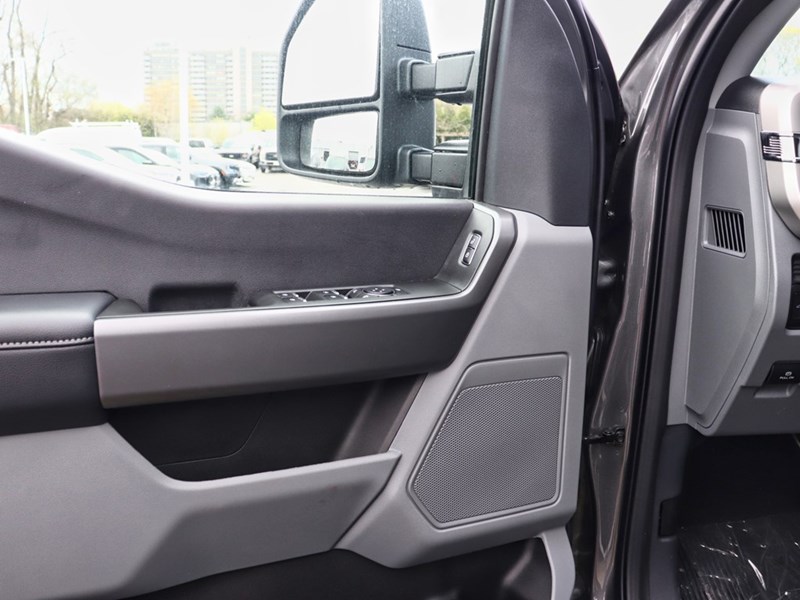2025 Ford F-250 XLT | 4X4 | 6.8L | 603A |RUNNING BRDS|FRNT CONSOLE