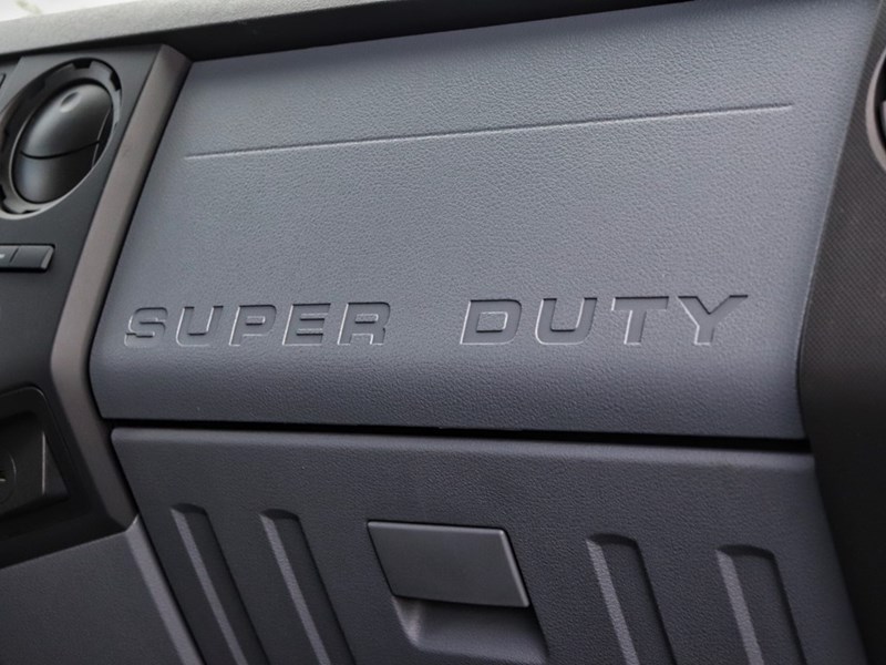 2025 FORD SUPER DUTY F-750 STRAIGHT FRAME SuperCab