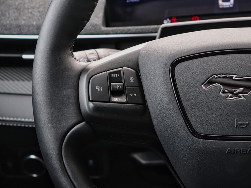 2025 Ford Mustang Mach-E Premium | AWD | EXT BAT | GLASS ROOF | MB PWR CORD