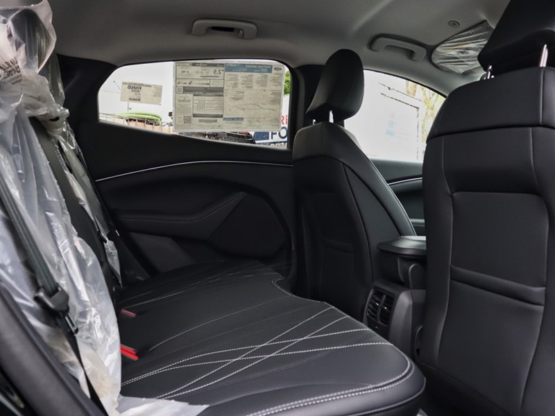 2025 Ford Mustang Mach-E Select | AWD | STD BAT | COMF PKG | MB PWR CORD