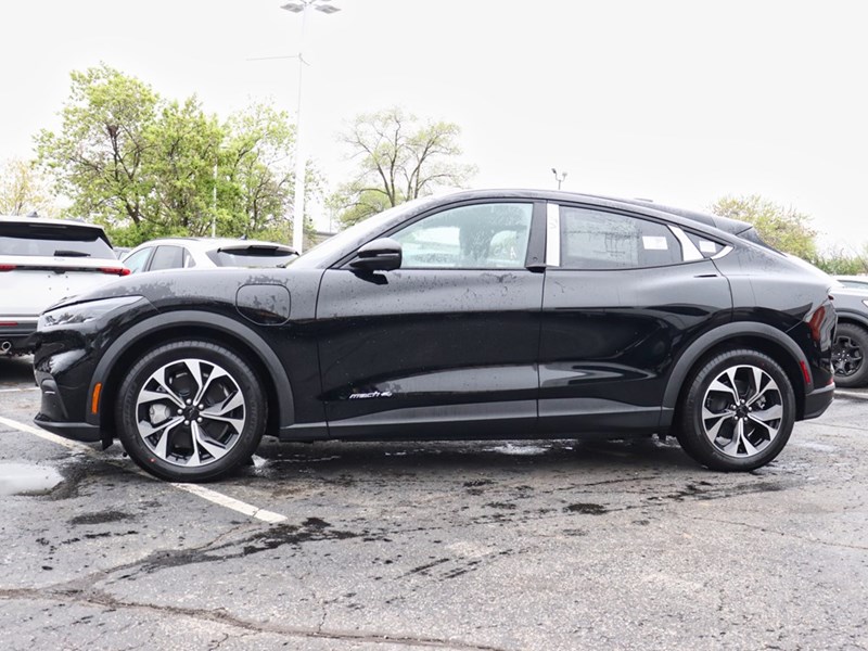2025 Ford Mustang Mach-E Select | AWD | STD BAT | COMF PKG | MB PWR CORD