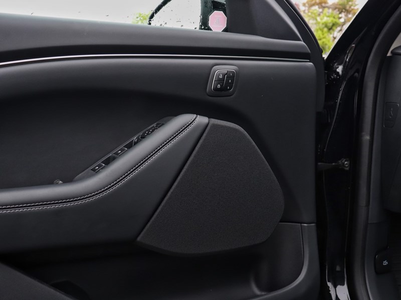 2025 Ford Mustang Mach-E Select | AWD | STD BAT | COMF PKG | MB PWR CORD