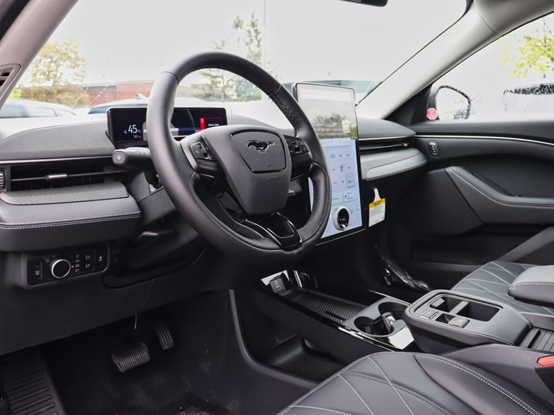 2025 Ford Mustang Mach-E Select | AWD | STD BAT | COMF PKG | MB PWR CORD