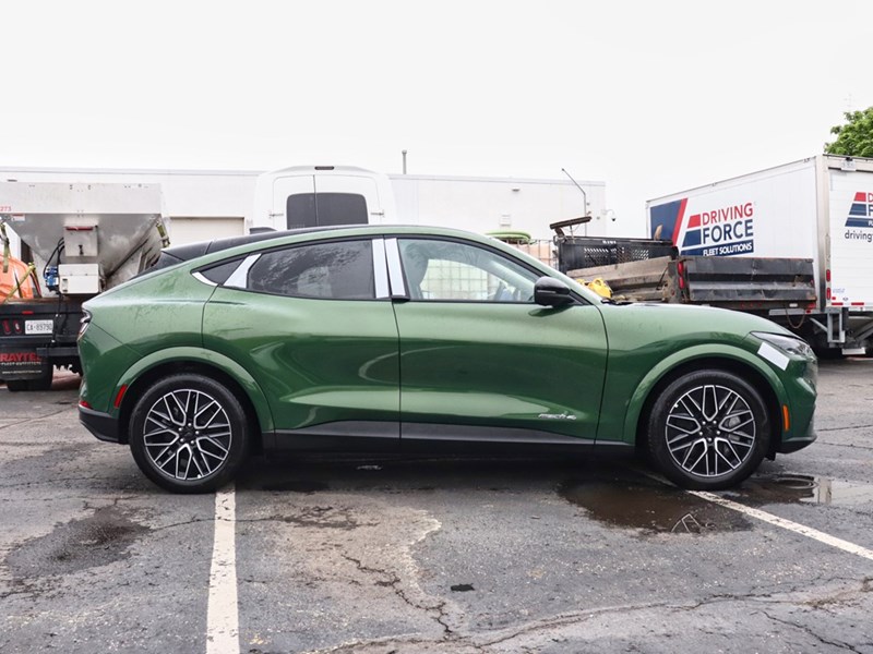 2025 Ford Mustang Mach-E Premium | AWD | EXT BAT | GLASS ROOF | MB PWR CORD