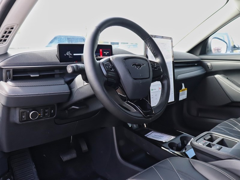 2025 Ford Mustang Mach-E Select | AWD | STD BAT | COMF PKG | MB PWR CRD