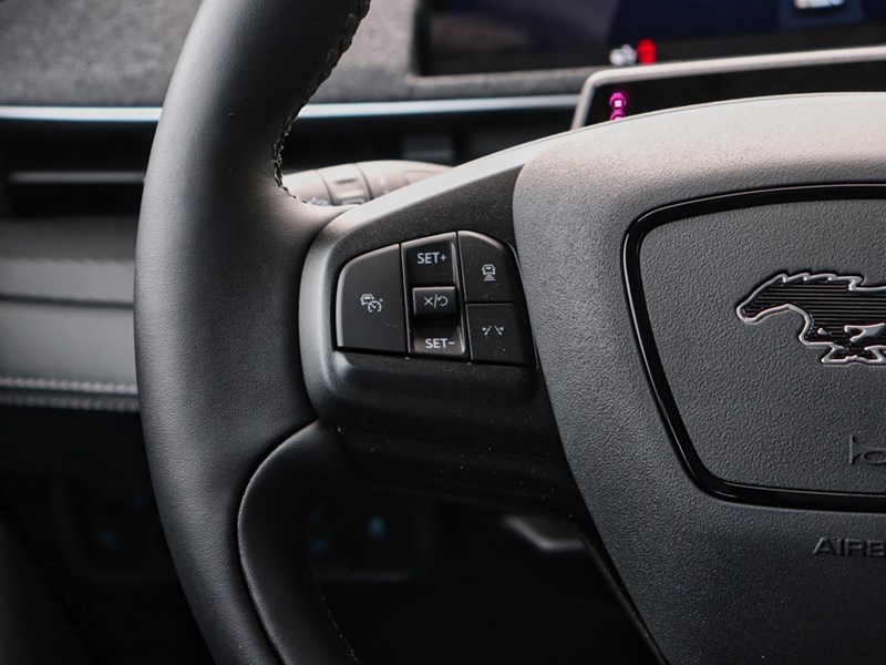 2025 Ford Mustang Mach-E Premium | AWD | EXT BAT | GLASS ROOF | MB PWR CORD