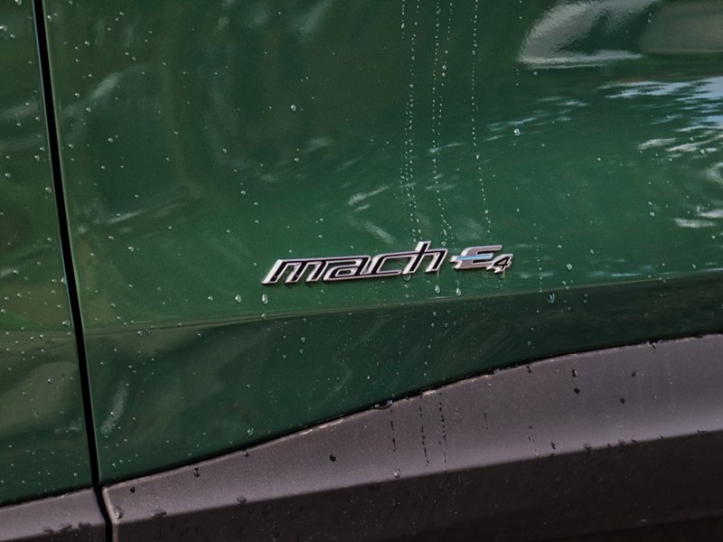 2025 Ford Mustang Mach-E Select | AWD | STD BAT | COMF PKG | MB PWR CORD