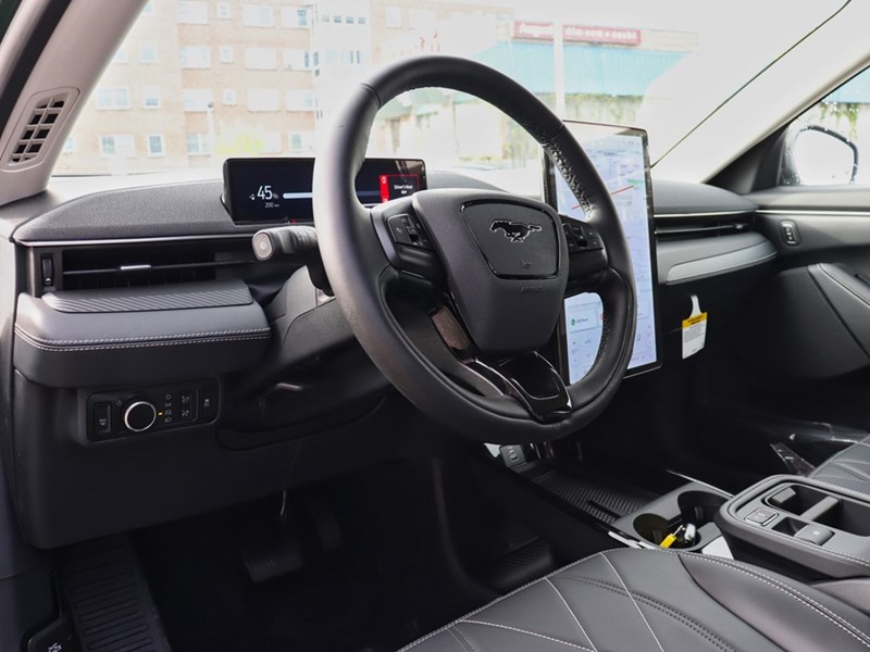 2025 Ford Mustang Mach-E Select | AWD | STD BAT | COMF PKG | MB PWR CORD