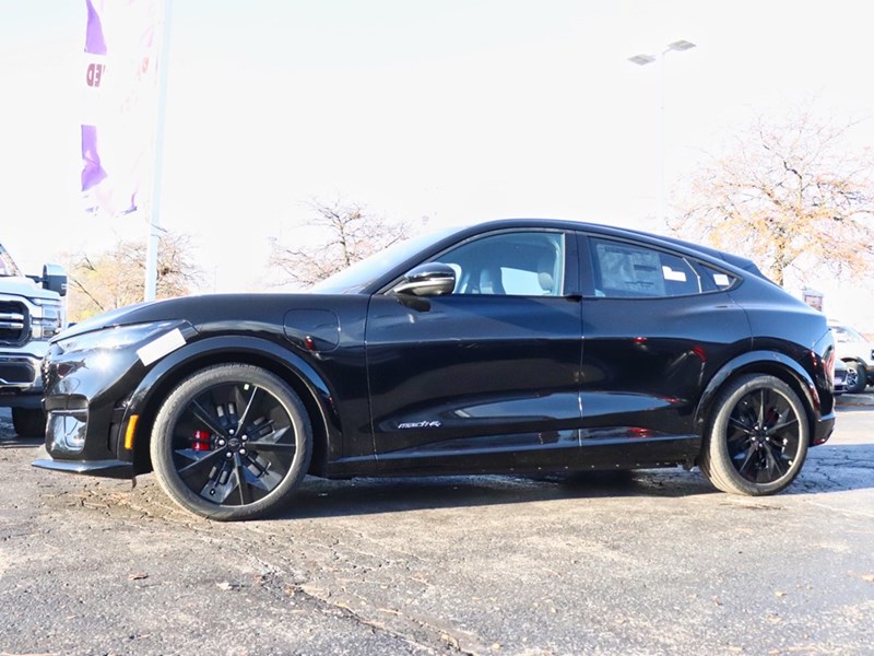 2025 FORD MUSTANG MACH-E GT | AWD | EXT BATT | GLASS ROOF | INT PROT PKG