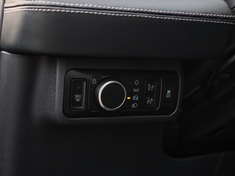 2025 FORD MUSTANG MACH-E PREMIUM | AWD | EXT BAT | ROOF | INT PROT | NACS