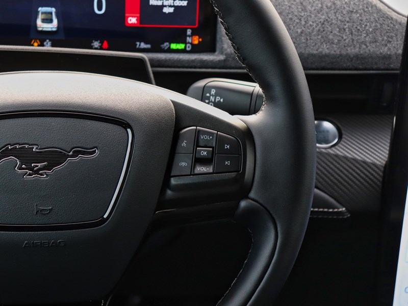 2025 FORD MUSTANG MACH-E PREMIUM | AWD | EXT BAT | ROOF | INT PROT | NACS