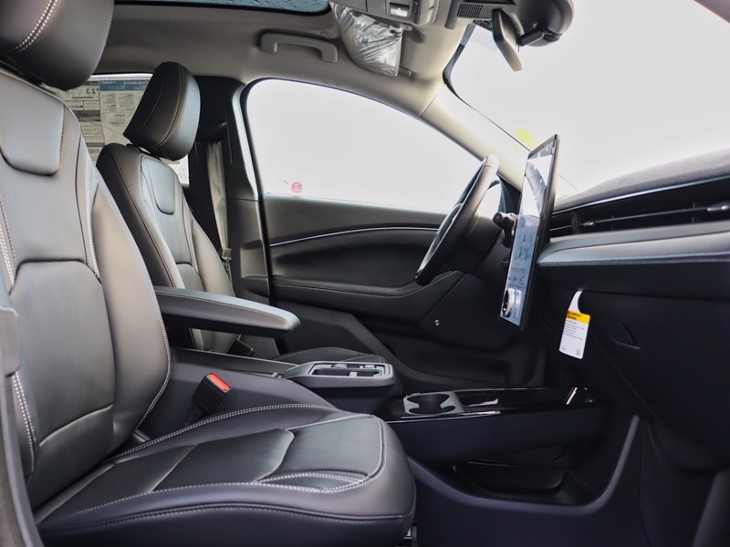 2025 FORD MUSTANG MACH-E PREMIUM | AWD | EXT BAT | ROOF | INT PROT | NACS