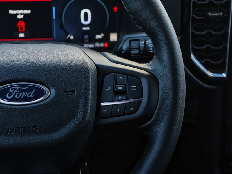 2025 FORD RANGER LARIAT | 4X4 | 2.7L | BLK PKG | RUNN BRDS | TOW PK