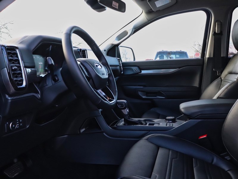 2025 FORD RANGER LARIAT | 4X4 | 2.7L | BLK PKG | RUNN BRDS | TOW PK