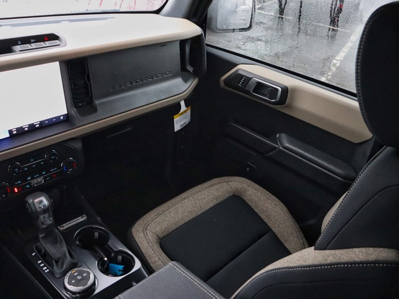 2026 Ford Bronco Big Bend | 4X4 | 2.3L | Hard Top |Blk Pk |Side Stp