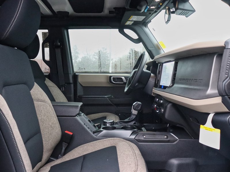 2026 Ford Bronco Big Bend | 4X4 | 2.3L | Hard Top |Blk Pk |Side Stp