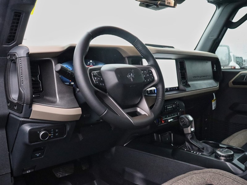 2026 Ford Bronco Big Bend | 4X4 | 2.3L | Hard Top |Blk Pk |Side Stp