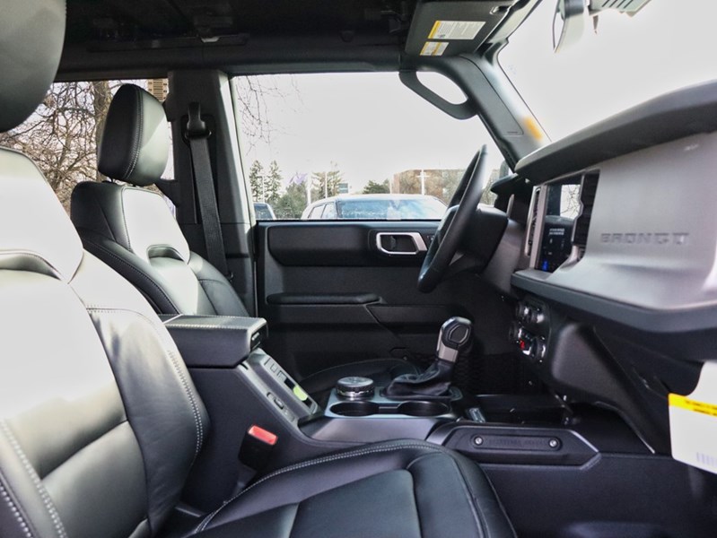 2026 Ford Bronco Outer Banks | 4X4 |2.7L | 314A |Hard Top | Blk Pk