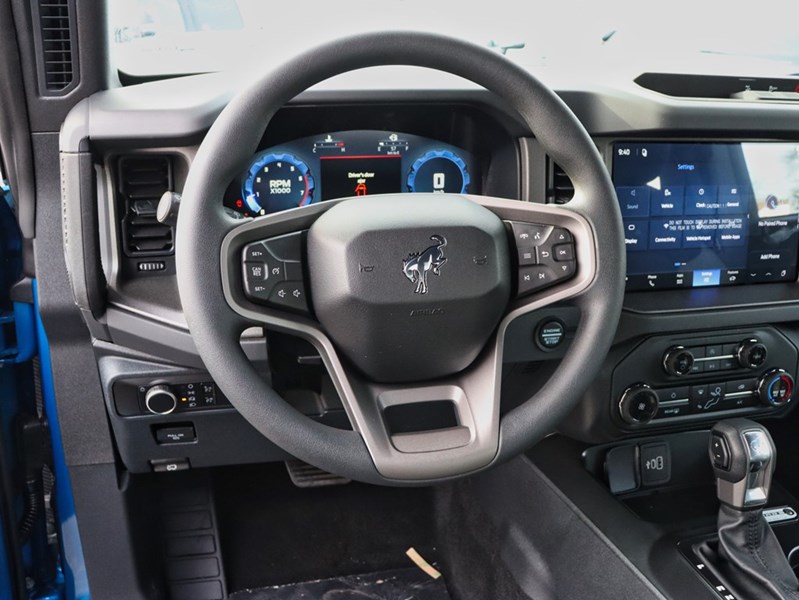 2026 Ford Bronco Base | 4X4 | 2.3L | 10-Spd Auto