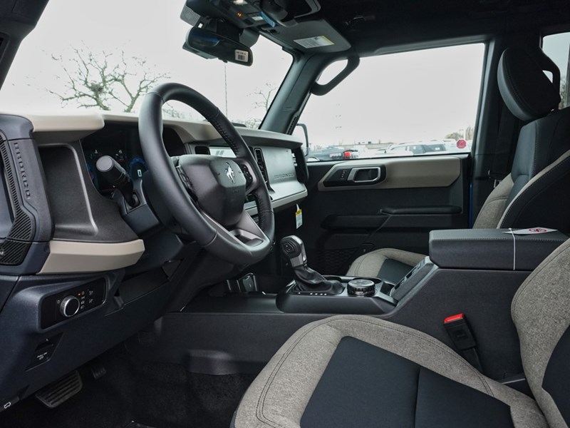 2026 Ford Bronco Big Bend | 4X4 | 2.3L | Hard Top | Side Step