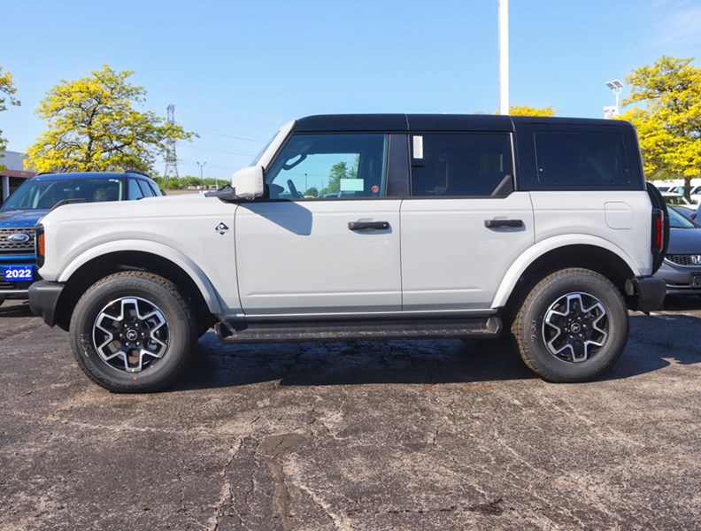 2026 Ford Bronco Outer Banks | 4X4 | 2.3L | Lux Pkg | Hard Top