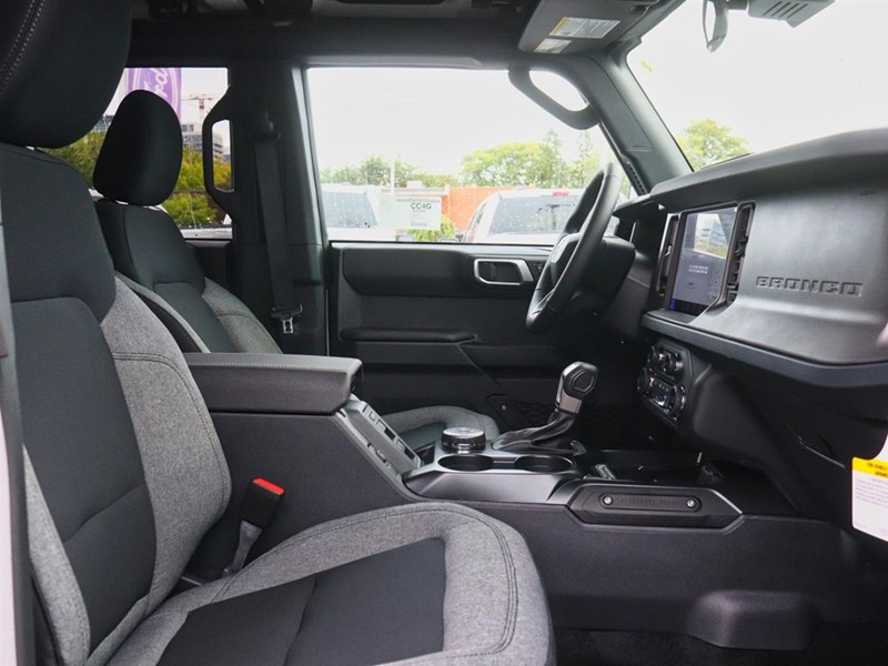 2026 Ford Bronco Big Bend | 4X4 | 2.3L | Hard Top | Blk Pkg