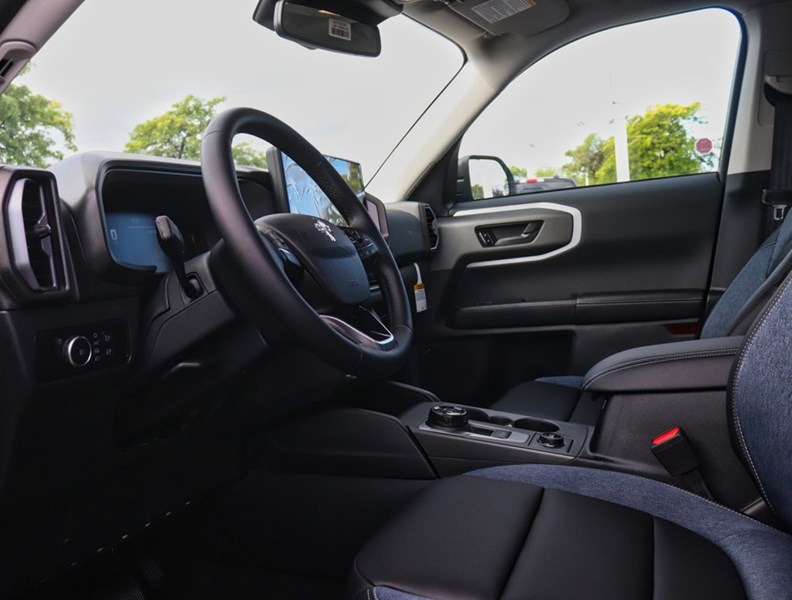 2026 Ford Bronco Sport Outer Banks | 4X4 | 1.5L | Roof | Tech Pkg
