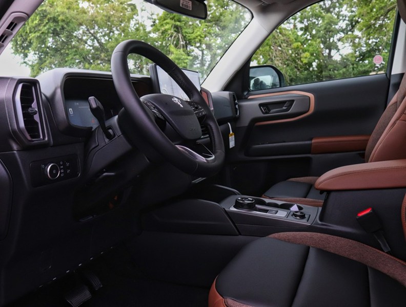 2026 Ford Bronco Sport Outer Banks | 4X4 | 1.5L | Roof | Tech Pkg